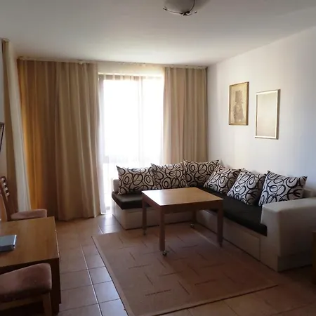 39 Arcadia Apartment *